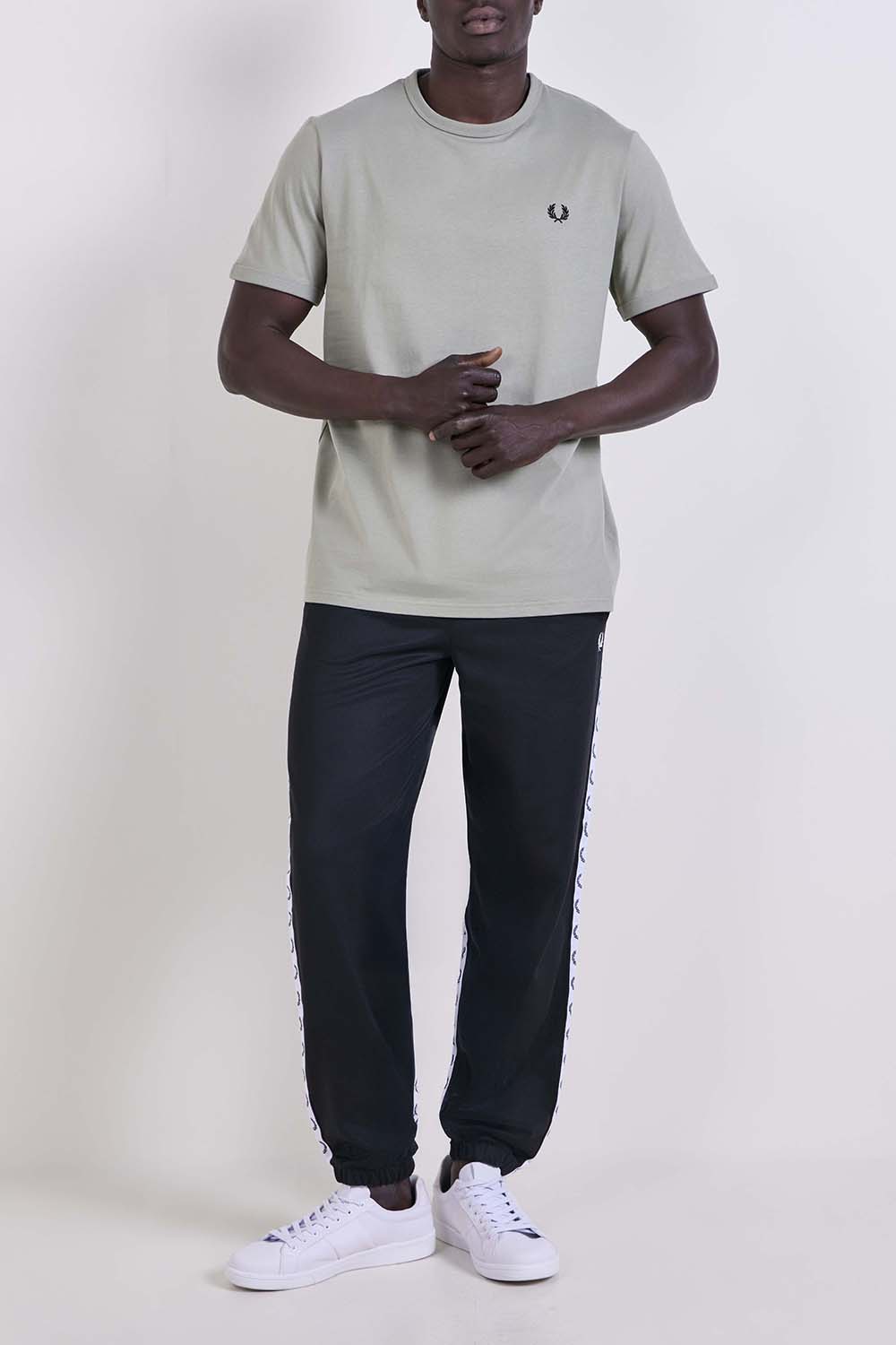 חולצת טי בגזרה ישרה